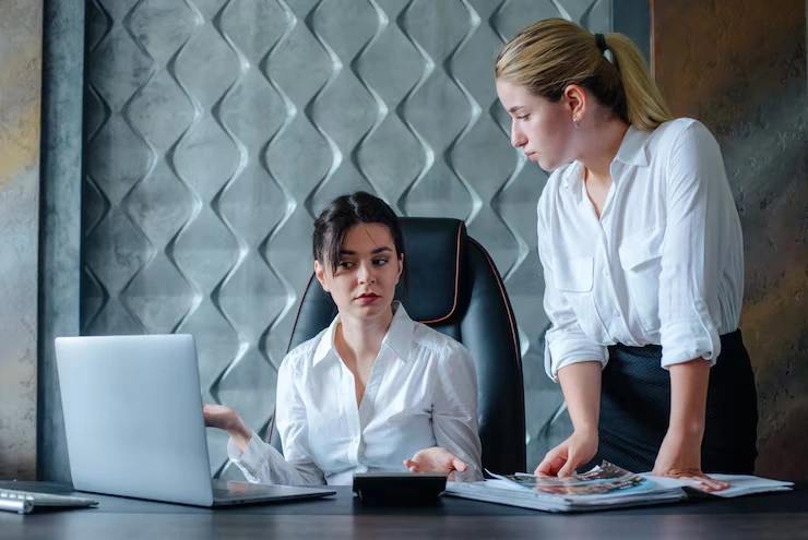 Stakeholder & Internal Communications