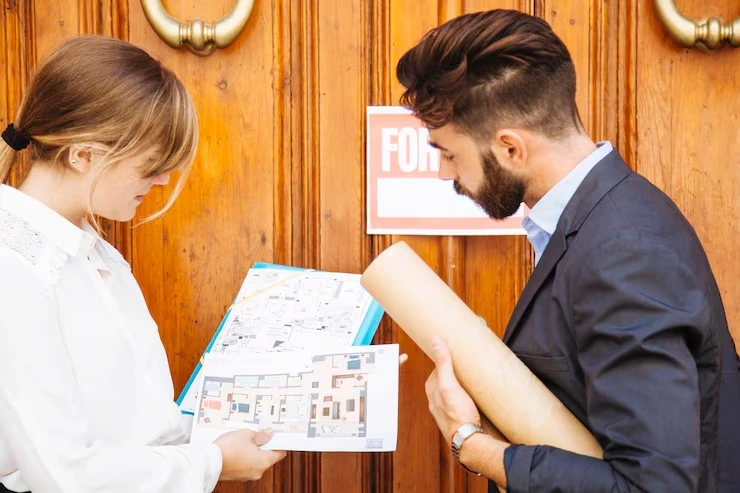 PR specialist drafting editorial pitch for London interior design studio press outreach